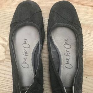 TOMS Gray Textured Flats